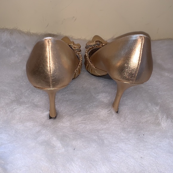 BCBGIRLS Gold Tone Pumps Heels Bow and Ruched Front Pointy Toe Leather - Picture 6 of 10